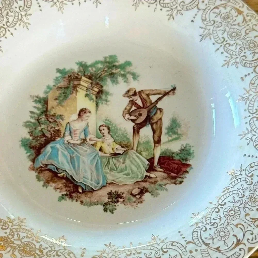 Vintage LIMOGE China Salad Bowl - 22k‎ Gold Design